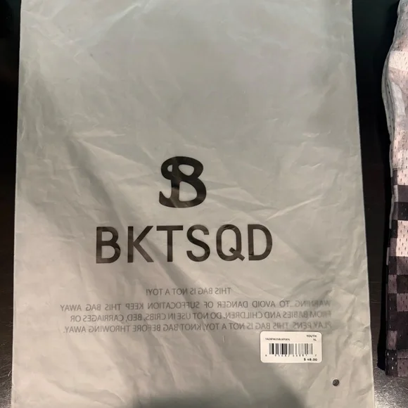 Bucketsquad YL 100 Thieves Black Pix Shorts - Picture 2 of 3